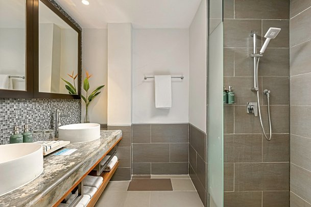 Outrigger Khao Lak Beach Resort - Badbeispiel Deluxe Garden Suite (Zimmercodierung WDG)