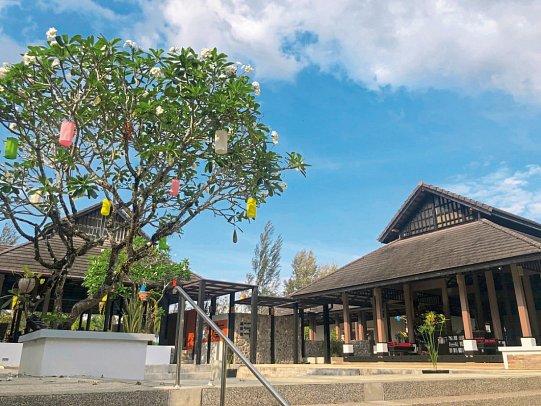 Palm Galleria Resort