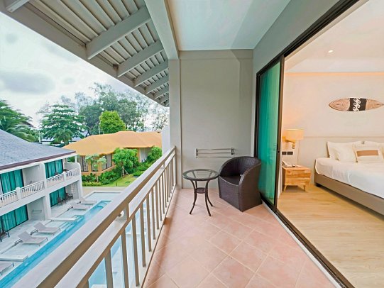 Khaolak Emerald Beach Resort & Spa - Wohnbeispiel Deluxe Pool View (Zimmercodierung UDP)