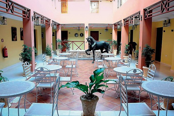 Caballeriza by Mystique