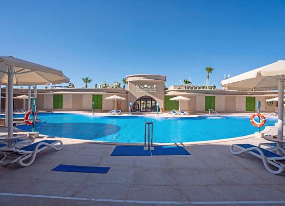 SUNRISE Serano Club Resort