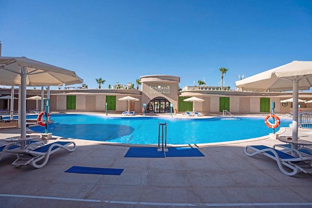 SUNRISE Serano Club Resort