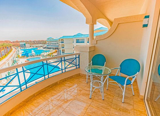 Flow Spectrum Resort Sahl Hasheesh - Wohnbeispiel Suite Familie Poolblick (Zimmercodierung WIP)