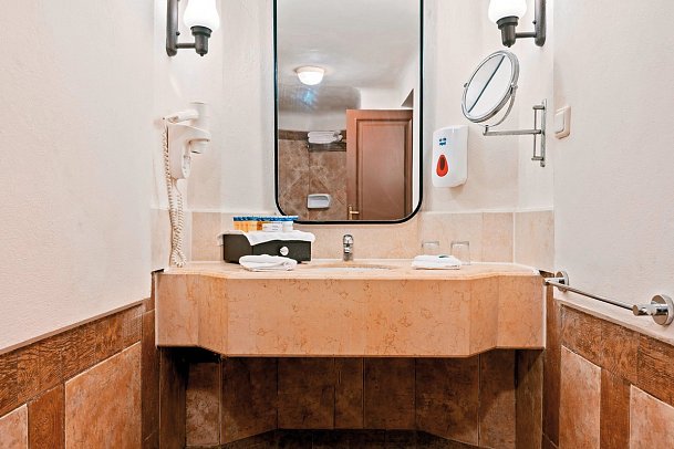 Pickalbatros Citadel Resort - Beispiel Bad Doppelzimmer Deluxe Meerblick (Zimmercodierungen DDM & DC1)