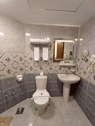 Minamark Beach Resort & Spa - Beispiel Bad Doppelzimmer Standard Gartenblick (Zimmercodierungen DGG & DCG)