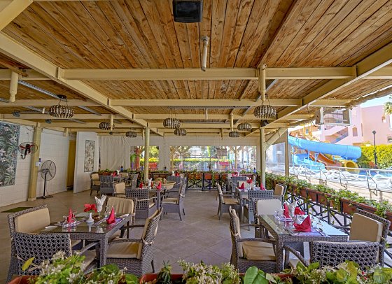 Minamark Beach Resort & Spa