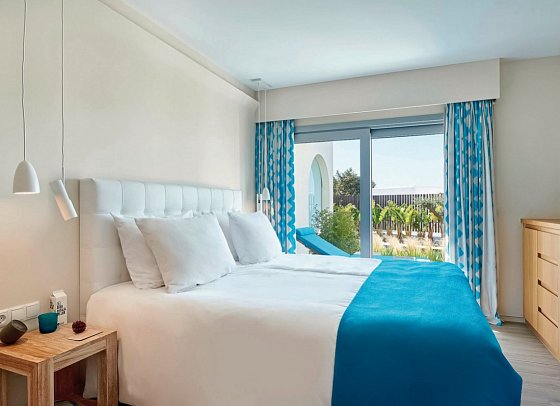 7Pines Resort Ibiza · Destination by Hyatt - Laguna Suite Swim Up (Zimmercodierung WBQ)