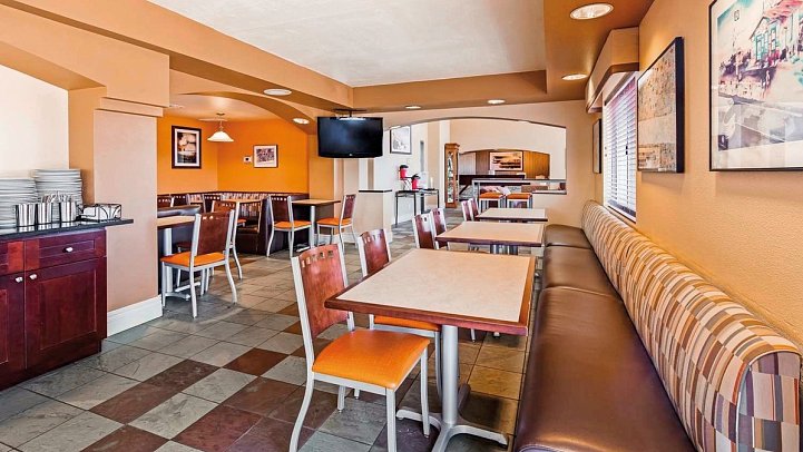 Best Western Plus King's Inn & Suites