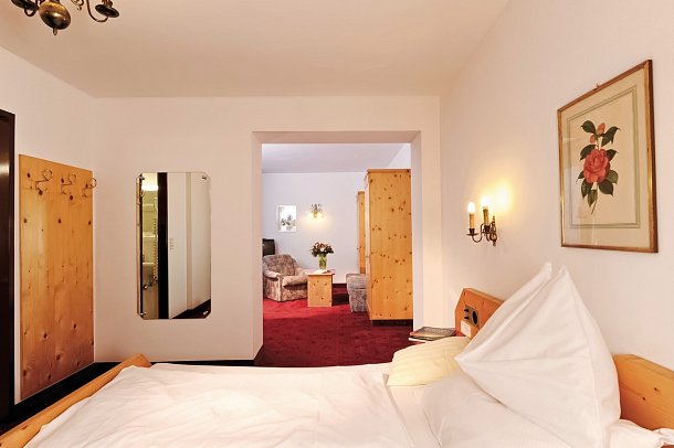 DAS Kaltschmid - Familotel Tirol - Wohnbeispiel Juniorsuite (Zimmercodierung JB1)
