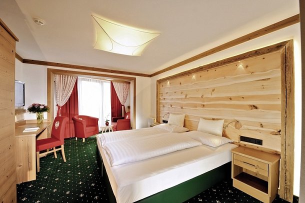 DAS Kaltschmid - Familotel Tirol - Wohnbeispiel Doppelzimmer Deluxe (Zimmercodierung DD1)