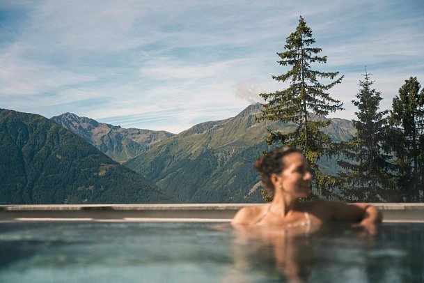 NIDUM Casual Luxury Hotel