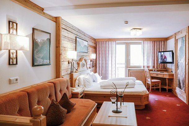Alpenromantik-Hotel Wirler Hof - Wohnbeispiel Doppelzimmer Romantik (Zimmercodierung DB2)