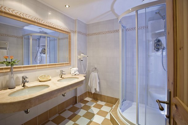 Alpenromantik-Hotel Wirler Hof - Badezimmer
