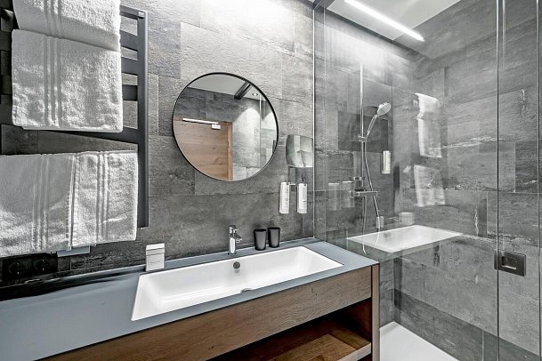 Tyrolerhof - Beispiel Bad Doppelzimmer Ambiente (Zimmercodierung DF1)