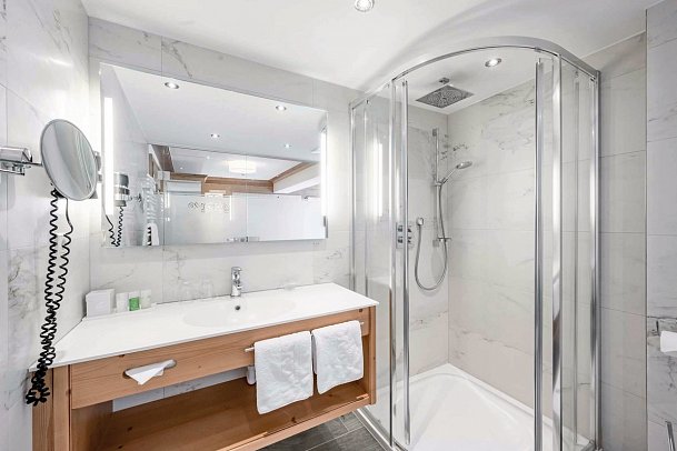 Austria Gourmet & Wine Hotel - Bad Doppelzimmer A1 (Zimmercodierung DB1)