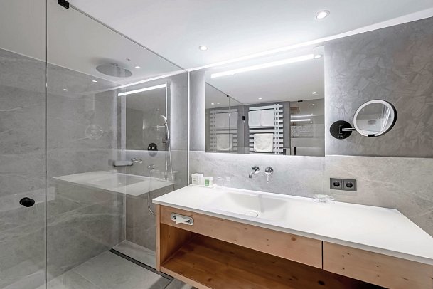 Austria Gourmet & Wine Hotel - Beispiel Bad Doppelzimmer Studio Typ A4 (Zimmercodierung DB4)