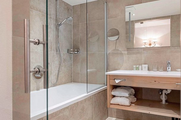 Bellevue 4 Sterne Superior - Beispiel Bad Doppelzimmer Studio Typ B4 (Zimmercodierung DB2)