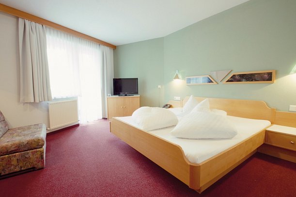 Alpenfriede - Wohnbeispiel Doppelzimmer Talseite (Zimmercodierung DB2)