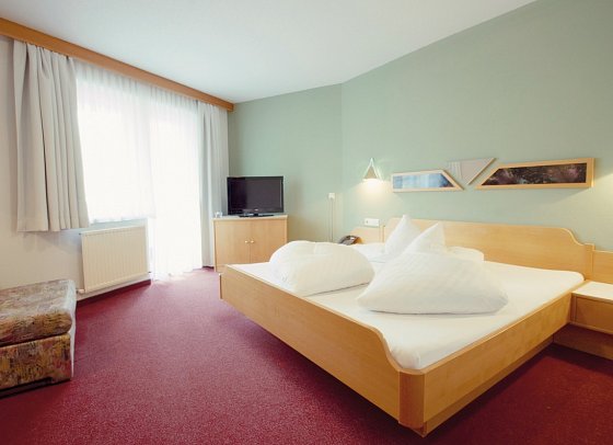 Alpenfriede - Wohnbeispiel Doppelzimmer Talseite (Zimmercodierung DB2)
