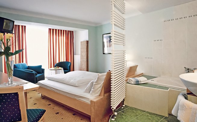 Alpina Resort Nature & Wellness - Wohnbeispiel Sonnenzimmer (Zimmercodierungen DF1, DZ2 & DB8)