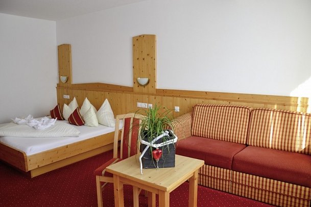 Alpina Resort Nature & Wellness - Wohnbeispiel Familienzimmer Komfort (Zimmercodierungen FF1 & DF3)