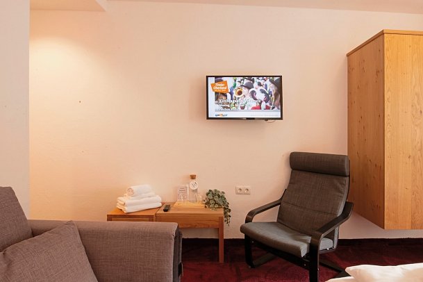 Erlebnishotel Family Resort Fendels - Wohnbeispiel Familienzimmer Bergblick (Zimmercodierung FB1)