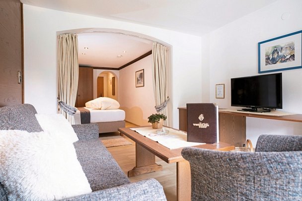 Beauty & Wellness Hotel Tirolerhof - Wohnbeispiel Juniorsuite Tirolerhof (Zimmercodierung JG1)