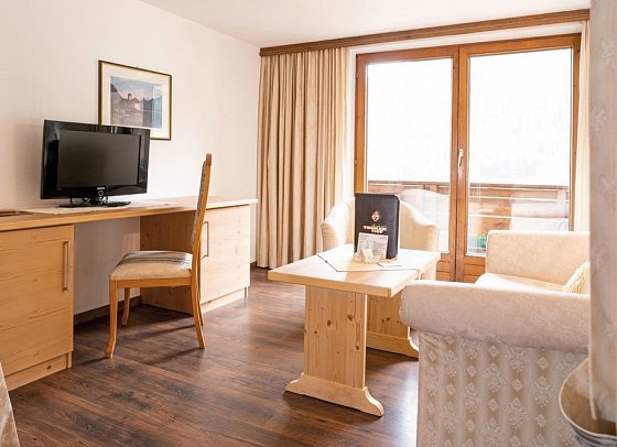 Beauty & Wellness Hotel Tirolerhof - Wohnbeispiel Juniorsuite Deluxe (Zimmercodierung JD1)