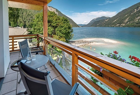 aja Fürstenhaus am Achensee - Beispiel Balkon Doppelzimmer Classic Seeseite (Zimmercodierungen DB2, DM1, DM2 & DM3)