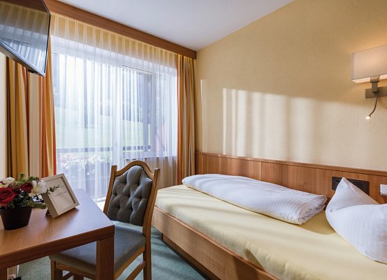Hotel Harfenwirt & Nebenhaus - Wohnbeispiel Einzelzimmer (Zimmercodierung EG1)