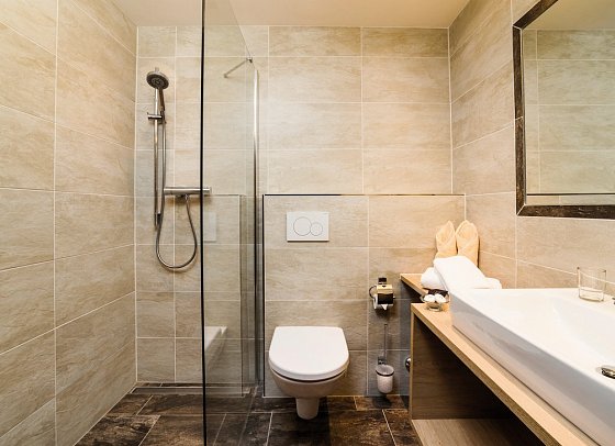Alphof - Beispiel Bad Juniorsuite Schatzberg (Zimmercodierung JB1)