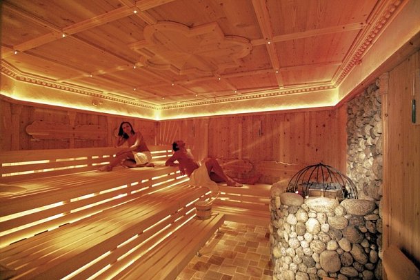 Berghof Crystal Spa & Sports