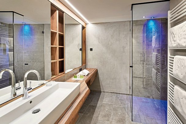 Berghof Crystal Spa & Sports - Wohnbeispiel Juniorsuite Olperer (Zimmercodierung JB1/JB3)