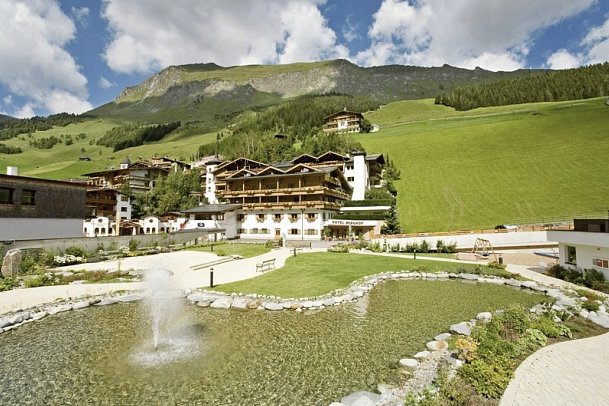 Berghof - Crystal Spa & Sports