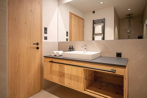 ADEA Lifestyle Suites Fieberbrunn - Beispiel Bad Doppelzimmer Luna Superior (Zimmercodierung DS1)