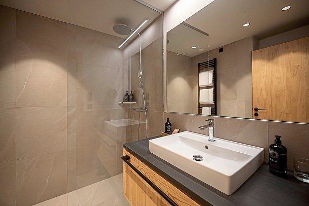 ADEA Lifestyle Suites Fieberbrunn - Beispiel Bad Family-Suite Diana 3-Raum (Zimmercodierung WI1)