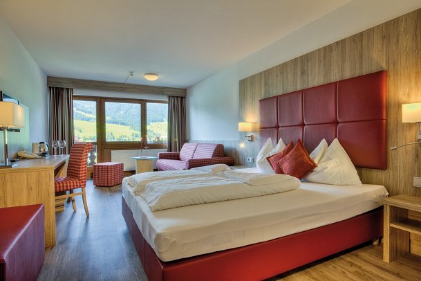 Ferienclub Bellevue am Walchsee - Wohnbeispiel Doppelzimmer Bergseite (Zimmercodierung DB1)