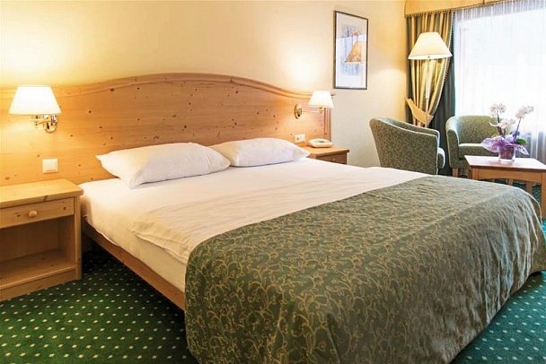 Alpenhof - Wohnbeispiel Familienzimmer Balkon (Zimmercodierung FB1)