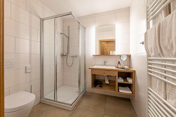 Das Unterrain Lifestyle Hotel - Beispiel Bad Doppelzimmer Comfort (Zimmercodierung DF1)