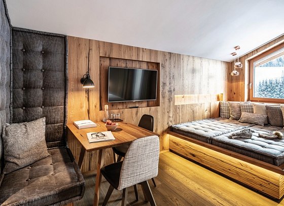 Dolomiten Residenz Sporthotel Sillian - Wohnbeispiel Familienzimmer Landleben (Zimmercodierung FB1)