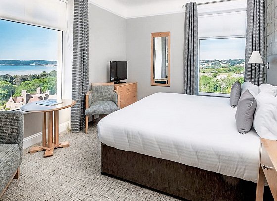 Hotel Cristina - Wohnbeispiel Doppelzimmer Meerblick (Zimmercodierung DBM)