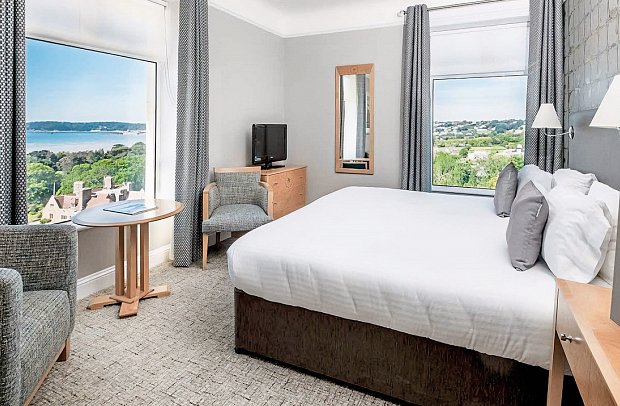 Hotel Cristina - Wohnbeispiel Doppelzimmer Meerblick (Zimmercodierung DBM)