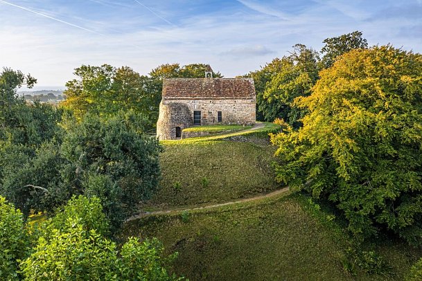 ADAC Special: Jersey - Französischer Charme auf Britischen Inseln (Hotel Merton) - Kapelle La Hougue Bie