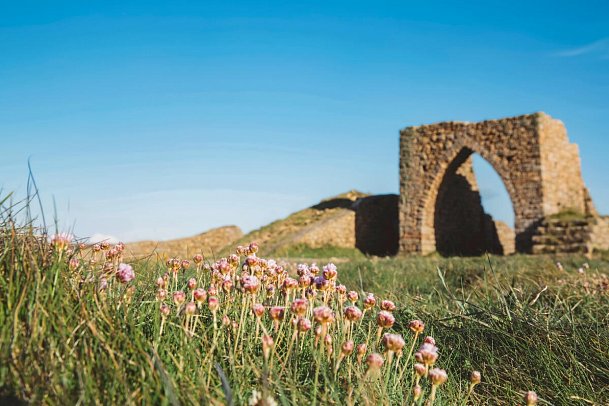ADAC Special: Jersey - Französischer Charme auf Britischen Inseln (Hotel De Normandie) - Grosnez Castle