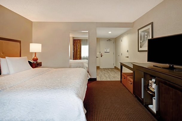 Hampton Inn JFK - Wohnbeispiel King (Zimmercodierung UG2)
