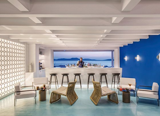 Mykonos Grand Hotel & Resort - Nama Pool Bar