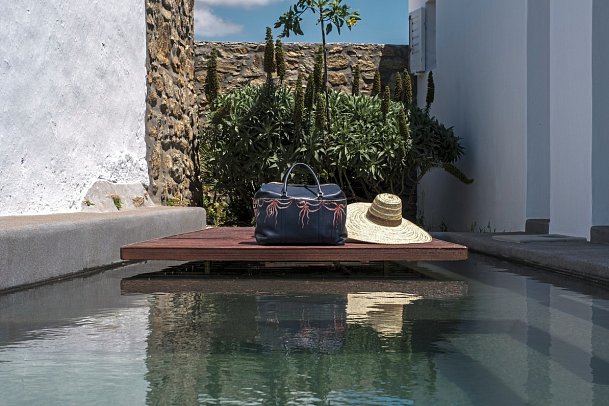 Ostraco Suites