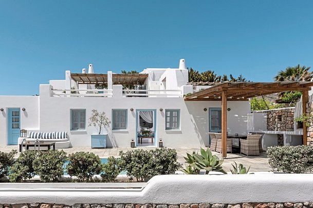 Anema Luxury Suites and Villas