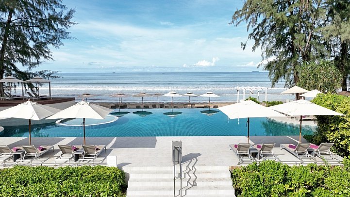 Twin Lotus Resort & Spa