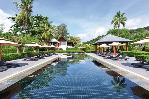 Twin Lotus Resort & Spa